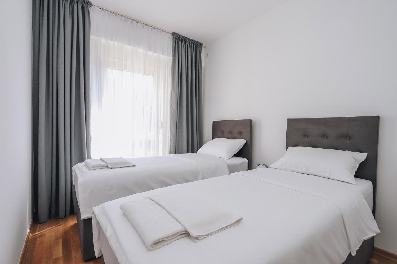 Status-M Apartments Becici  Bagian luar foto