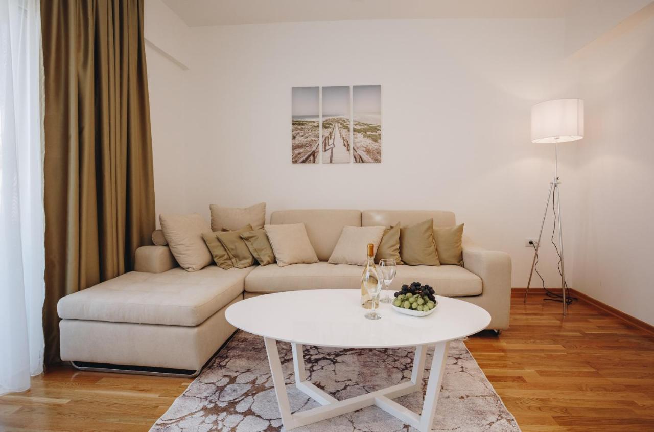 Status-M Apartments Becici  Bagian luar foto