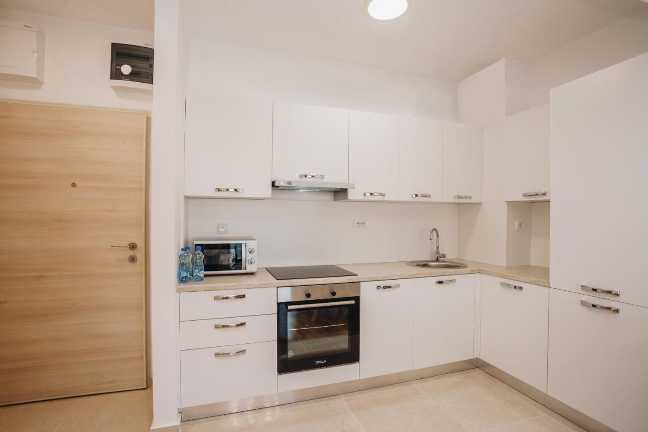 Status-M Apartments Becici  Bagian luar foto