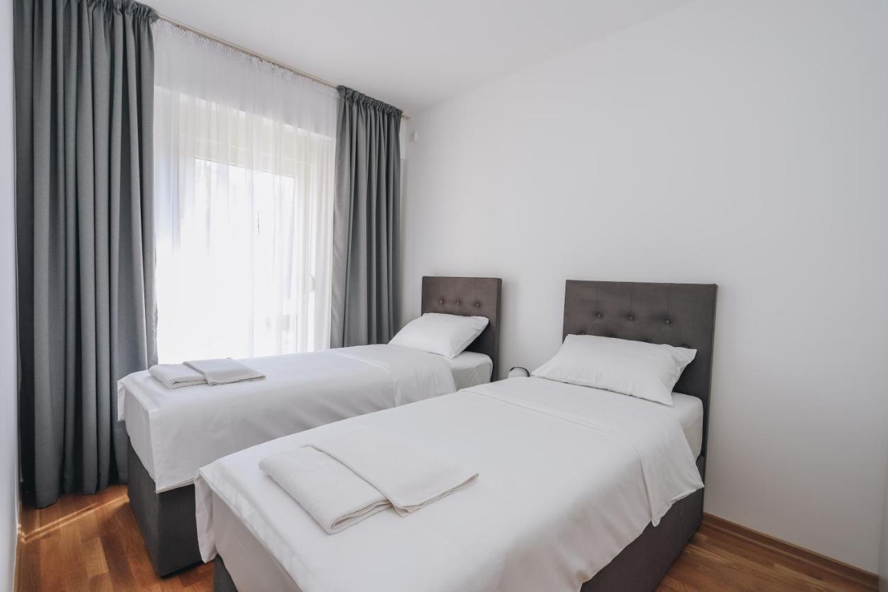 Status-M Apartments Becici  Bagian luar foto