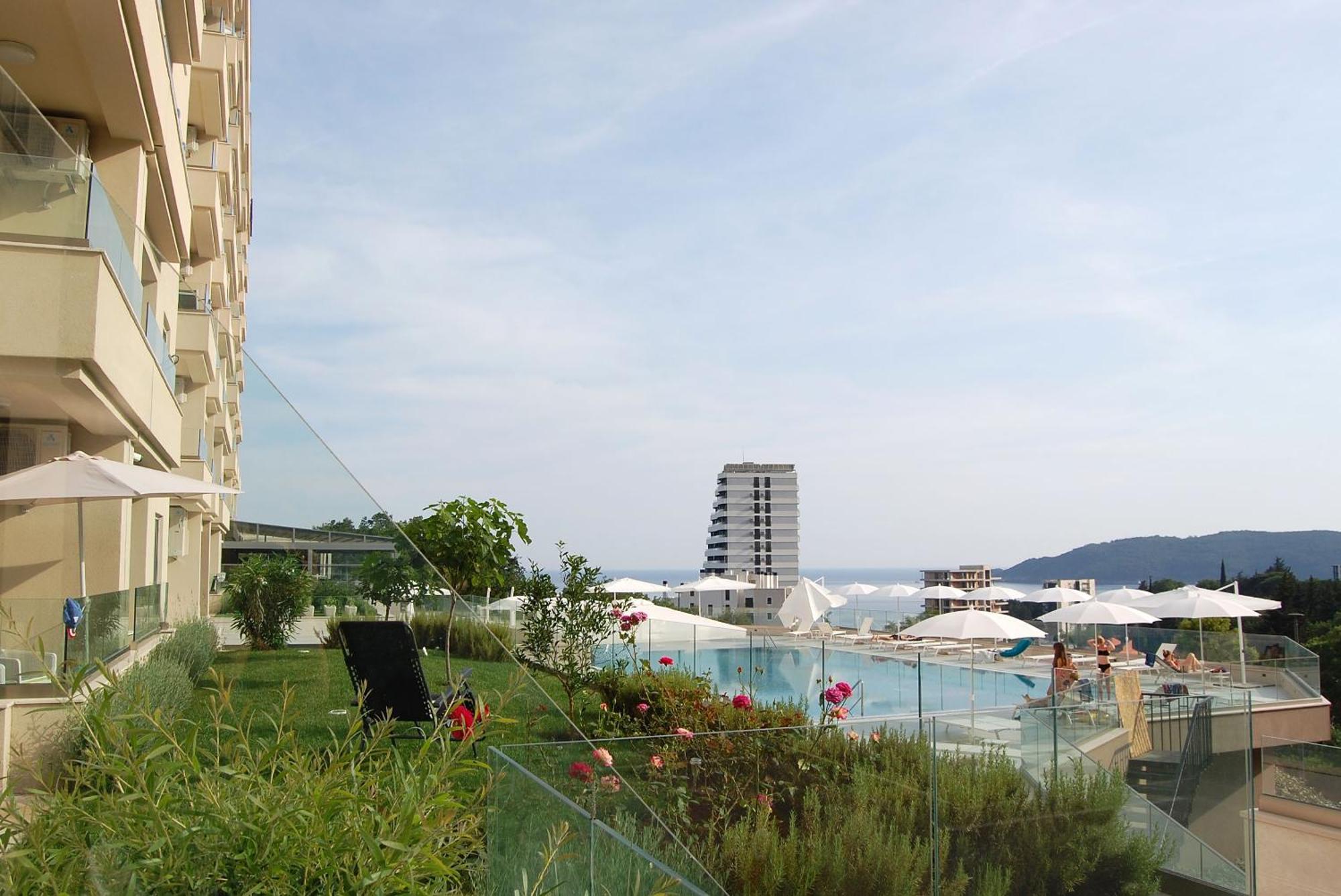 Status-M Apartments Becici  Bagian luar foto