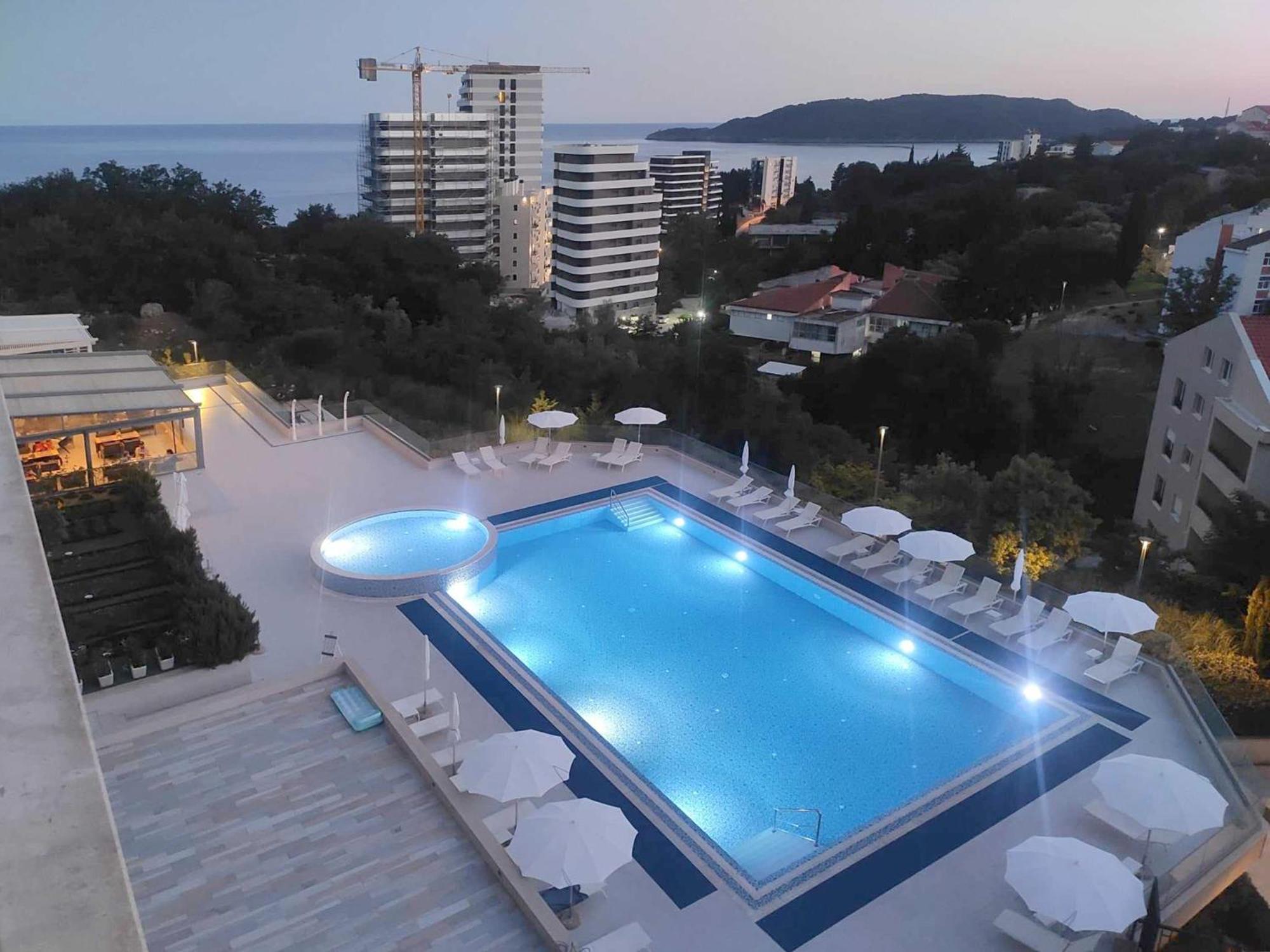 Status-M Apartments Becici  Bagian luar foto